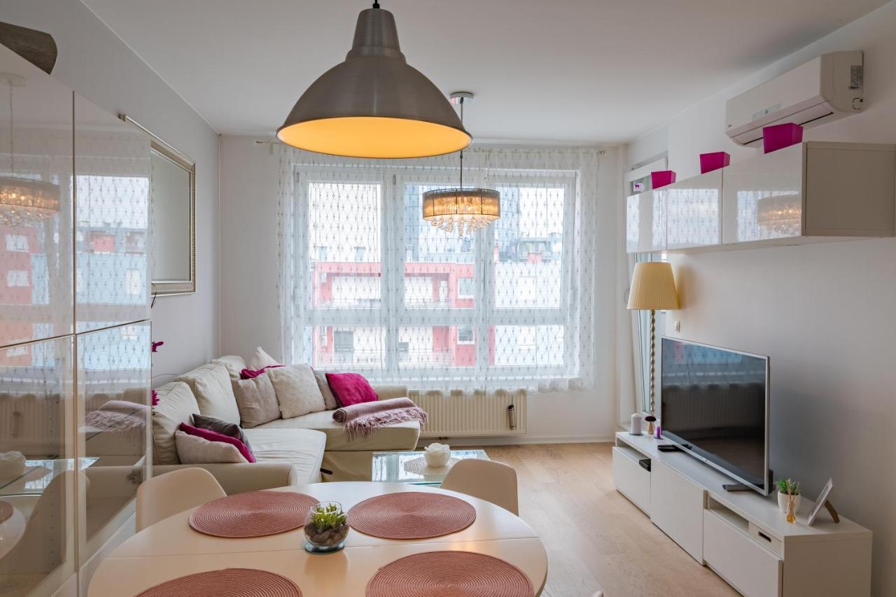 Flexible Selfcheckins 23 - Zagreb - Garage - Electric Vehicle Ccharger - Loggia - New - Luxury Apartamento Exterior foto
